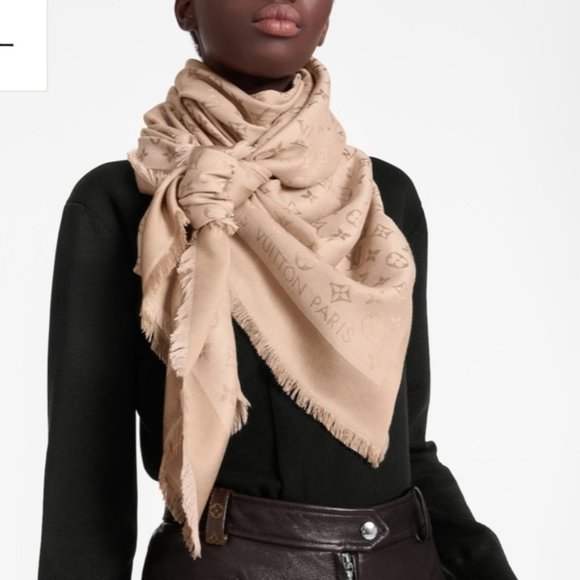 Louis Vuitton Accessories - 100% Auth Louis Vuitton Shine Monogram Shawl New